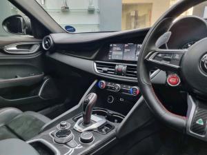 Alfa Romeo Giulia Quadrifoglio - Image 9