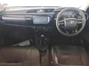Toyota Hilux 2.4GD S (aircon) - Image 6