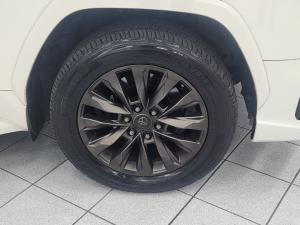 Toyota Land Cruiser 300 3.3D ZX SE - Image 9