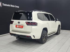 Toyota Land Cruiser 300 3.3D ZX SE - Image 2