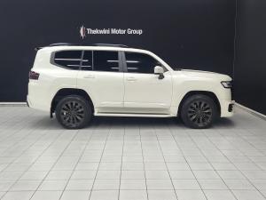 Toyota Land Cruiser 300 3.3D ZX SE - Image 3