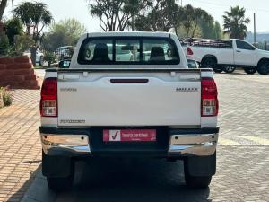 Toyota Hilux 2.4GD-6 single cab Raider manual - Image 5
