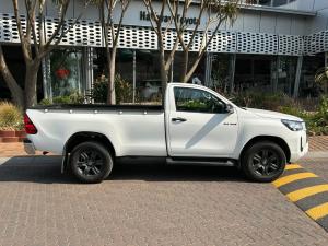 Toyota Hilux 2.4GD-6 single cab Raider manual - Image 3