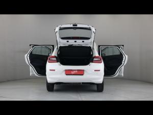 Suzuki Baleno 1.5 GL manual - Image 9