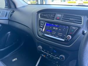 Hyundai i20 1.2 Fluid - Image 14