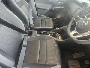 Nissan Magnite 1.0 Visia AMT - Image 10