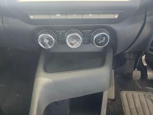 Nissan Magnite 1.0 Visia AMT - Image 15