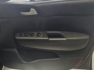 Kia Sportage 2.0 Ignite + automatic - Image 20