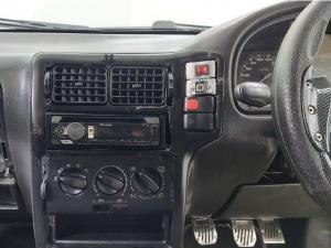 Volkswagen Polo Classic 1.6 - Image 11