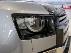 Land Rover Defender 110 D300 X - Image 15