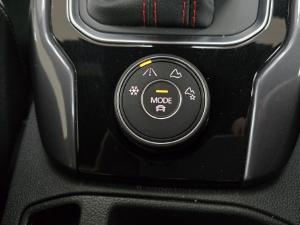 Volkswagen T-Roc 2.0TSI 140kW 4Motion R-Line - Image 12