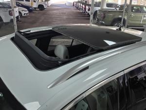 Volkswagen T-Roc 2.0TSI 140kW 4Motion R-Line - Image 22