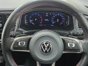 Volkswagen T-Roc 2.0TSI 140kW 4Motion R-Line - Image 2