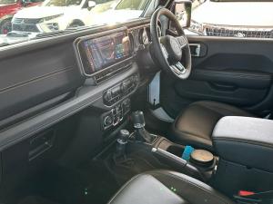 Jeep Wrangler Unlimited 2.0T Sahara - Image 11
