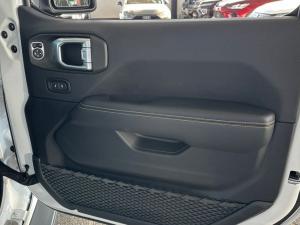 Jeep Wrangler Unlimited 2.0T Sahara - Image 14