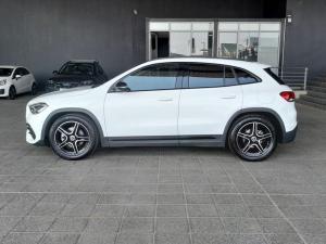 Mercedes-Benz GLA GLA200 Progressive - Image 4