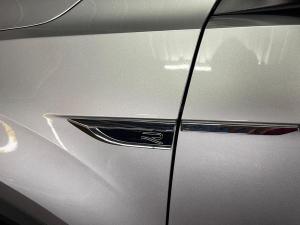 Volkswagen T-Roc 2.0TSI 4Motion R-Line - Image 10
