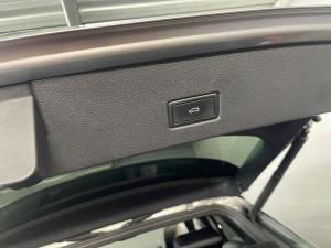 Volkswagen T-Roc 2.0TSI 4Motion R-Line - Image 9