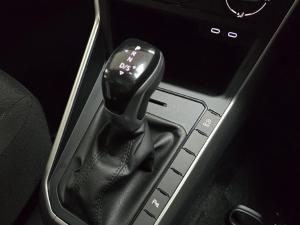 Volkswagen Polo hatch 1.0TSI Life auto - Image 11