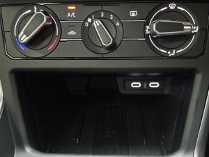 Volkswagen Polo hatch 1.0TSI Life auto - Image 15