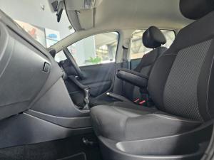 Volkswagen Polo Vivo hatch 1.6 Highline - Image 14