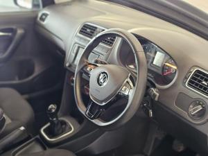 Volkswagen Polo Vivo hatch 1.6 Highline - Image 14