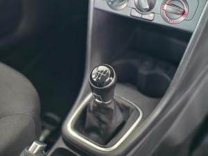 Volkswagen Polo Vivo hatch 1.6 Highline - Image 15