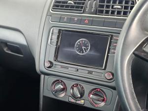 Volkswagen Polo Vivo hatch 1.6 Highline - Image 16