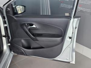 Volkswagen Polo Vivo hatch 1.6 Highline - Image 17