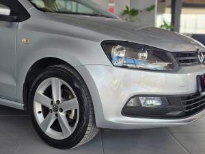 Volkswagen Polo Vivo hatch 1.6 Highline - Image 5