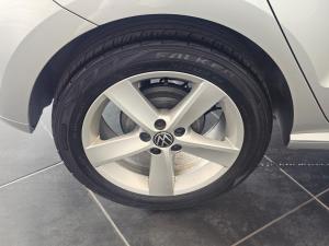 Volkswagen Polo Vivo hatch 1.6 Highline - Image 7