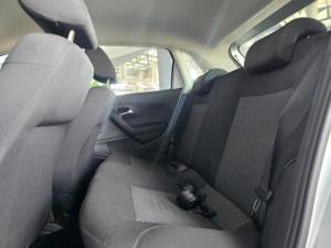 Volkswagen Polo Vivo hatch 1.6 Highline - Image 8