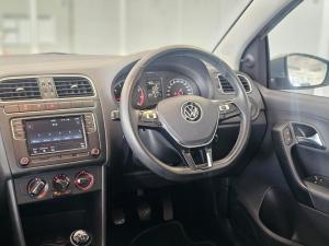 Volkswagen Polo Vivo hatch 1.6 Highline - Image 8