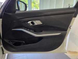 BMW 3 Series 320i M Sport - Image 14
