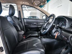 Toyota Rumion 1.5 SX manual - Image 13