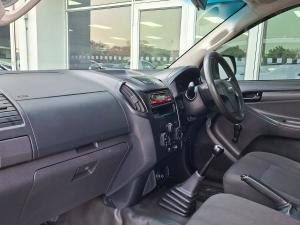 Isuzu D-Max Gen 6 250 single cab Fleetside safety - Image 5