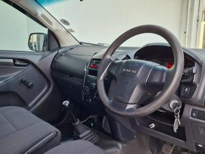 Isuzu D-Max Gen 6 250 single cab Fleetside safety - Image 9