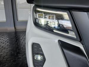 Nissan Navara 2.5DDTi double cab Stealth - Image 11