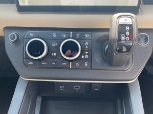 Land Rover Defender 110 D300 X-Dynamic HSE - Image 15