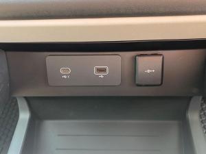 Land Rover Defender 110 D300 X-Dynamic HSE - Image 17