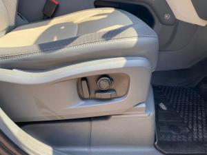 Land Rover Defender 110 D300 X-Dynamic HSE - Image 19