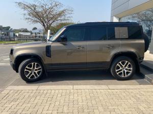 Land Rover Defender 110 D300 X-Dynamic HSE - Image 3