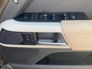 Land Rover Defender 110 D300 X-Dynamic HSE - Image 8