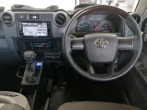 Toyota Land Cruiser 79 2.8GD-6 double cab - Image 16