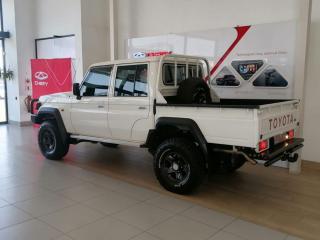 Toyota Land Cruiser 79 2.8GD-6 double cab