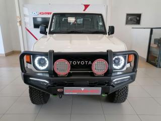 Toyota Land Cruiser 79 2.8GD-6 double cab