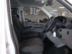 Volkswagen Transporter 2.0TDI Kombi SWB Trendline auto - Image 13
