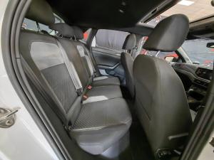 Volkswagen Polo hatch 1.0TSI Highline auto - Image 17