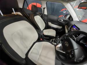 Hyundai Venue 1.2 Premium - Image 14