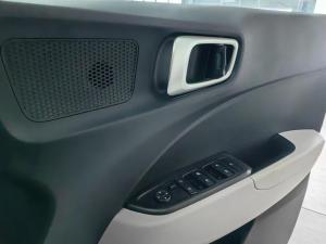 Hyundai Venue 1.2 Premium - Image 21